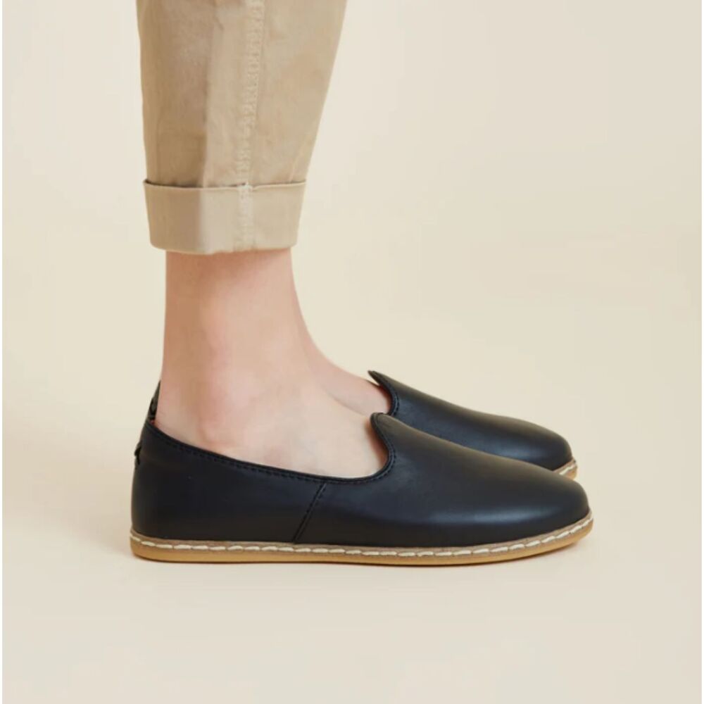 CHARIX Black Slip-On Loafers 41